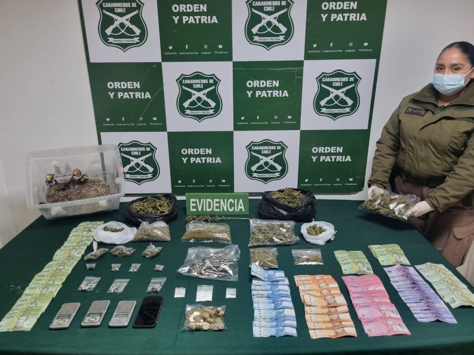 /copiapo-carabineros-sorprendio-a-hombre-comercializando-droga-en-pleno