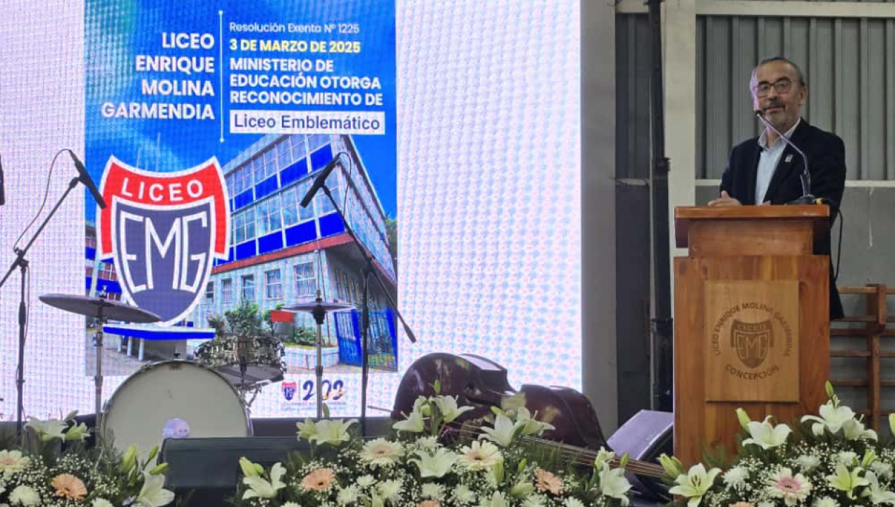 /liceo-enrique-molina-inaugura-placa-que-lo-identifica-como-liceo