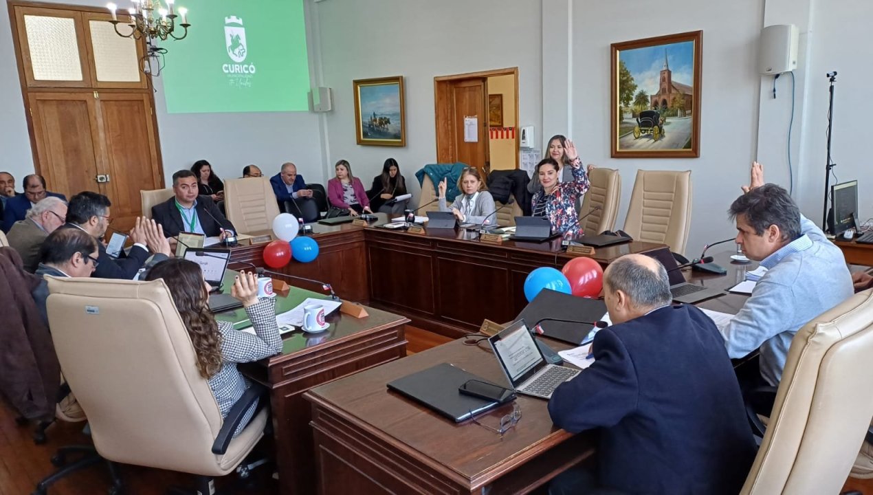 /abren-postulaciones-al-fondeve-2025-en-curico