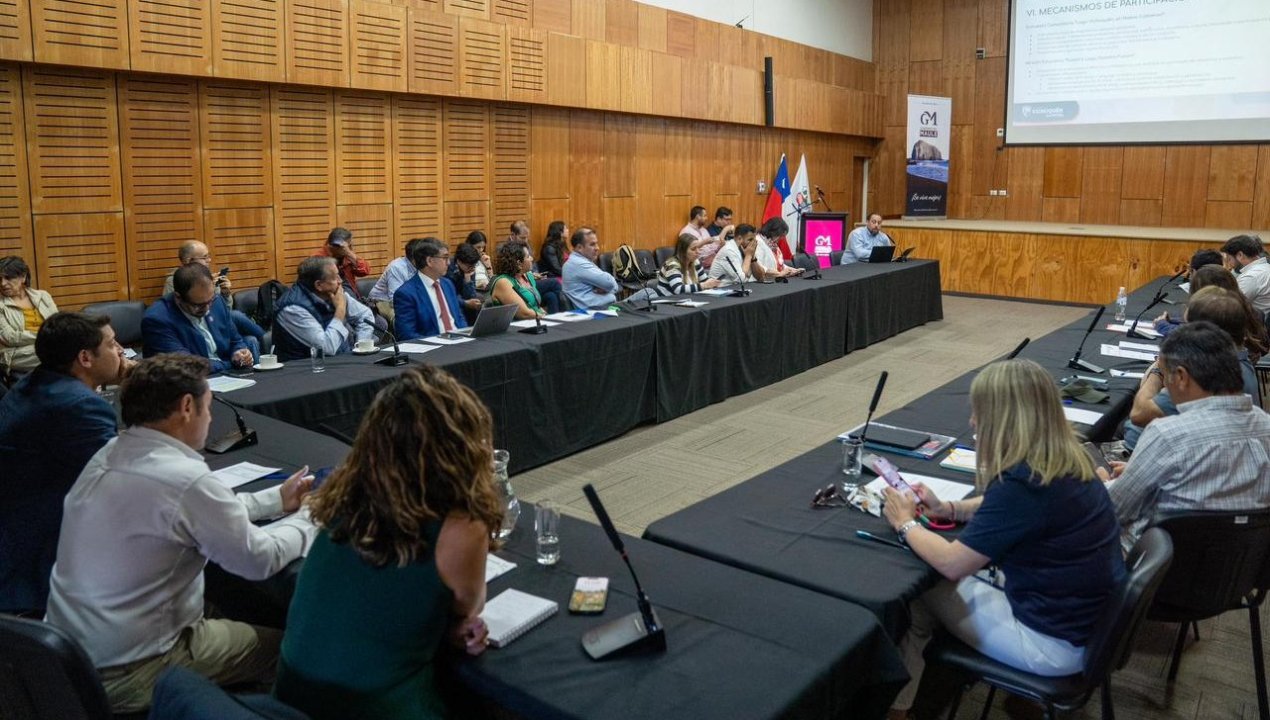 /gobernador-del-maule-lidera-mesa-tecnica-por-lago-vichuquen