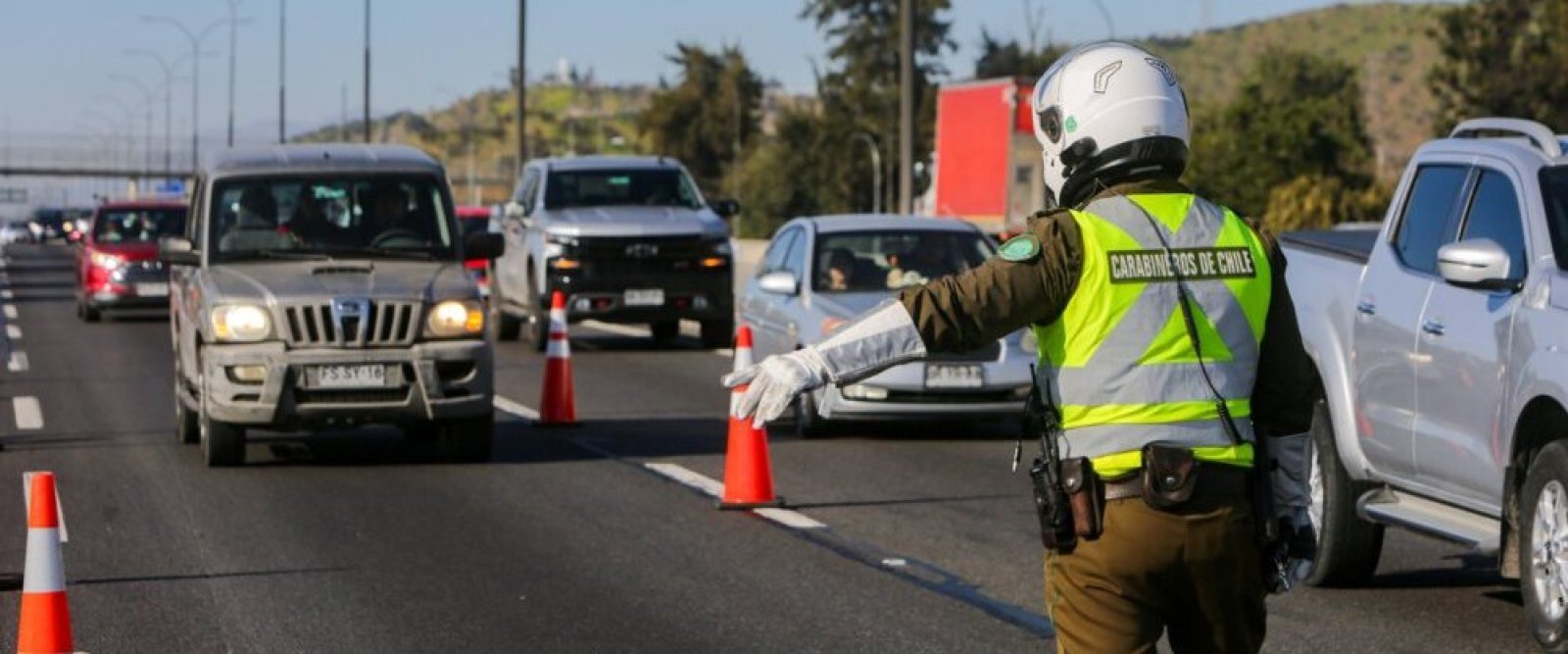 Más de 140 mil vehículos llegan a las regiones este miércoles: Refuerzan medidas