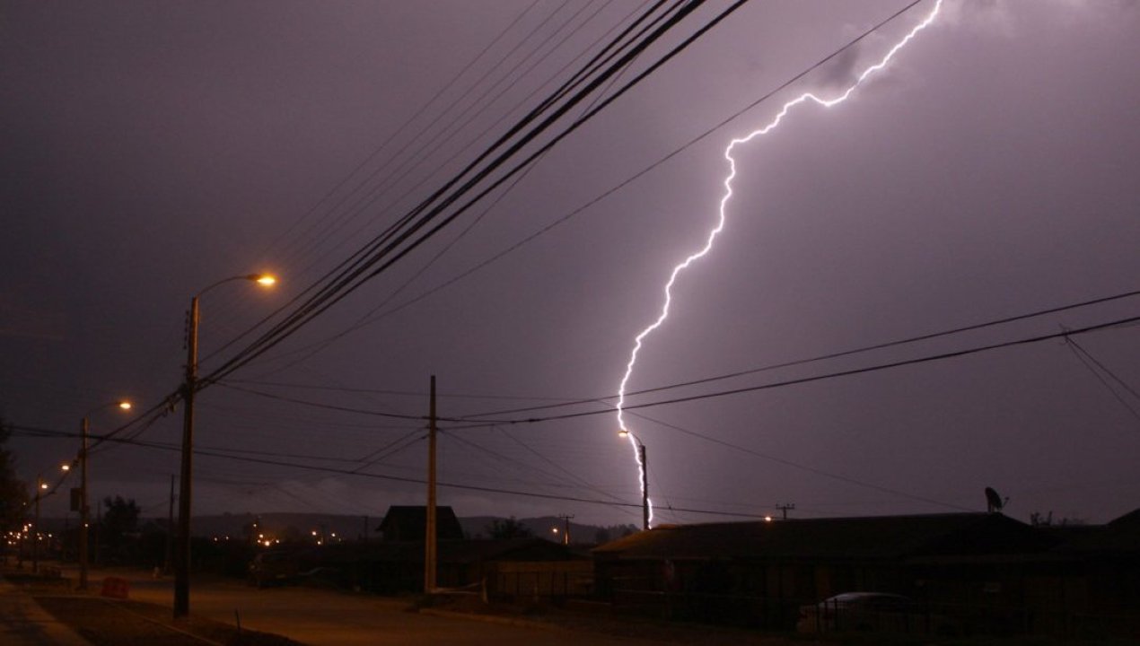 /regionales/macrozona-norte/amplian-pronostico-de-tormentas-electricas-para-zona-norte-del-pais