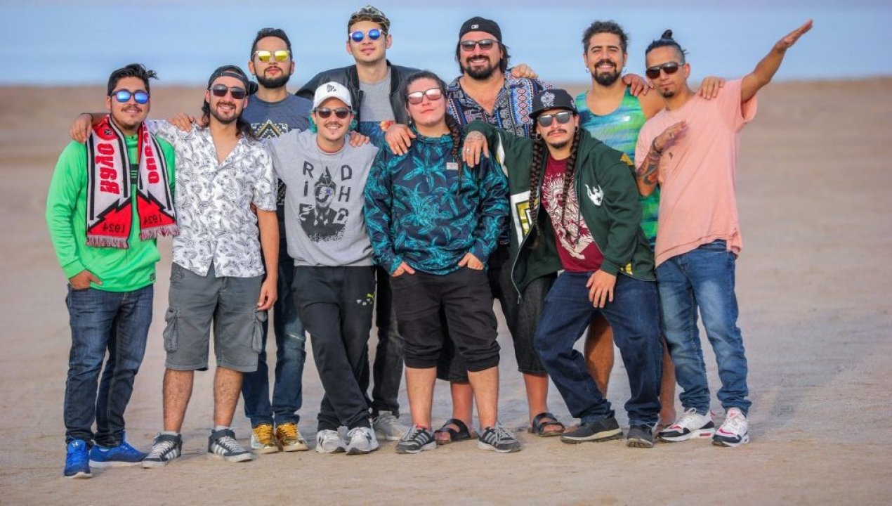 /entrevistas/musica/musica-chilena/entrevista-santaferia-anuncio-tour-el-huracan-vuelve-a-girar-por