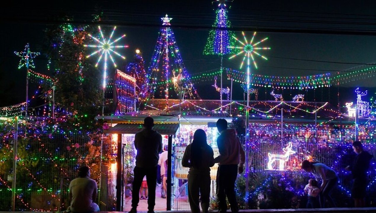 /actualidad/un-77-de-los-chilenos-tiene-pensado-pasar-la-navidad-con-los-mas-cercanos
