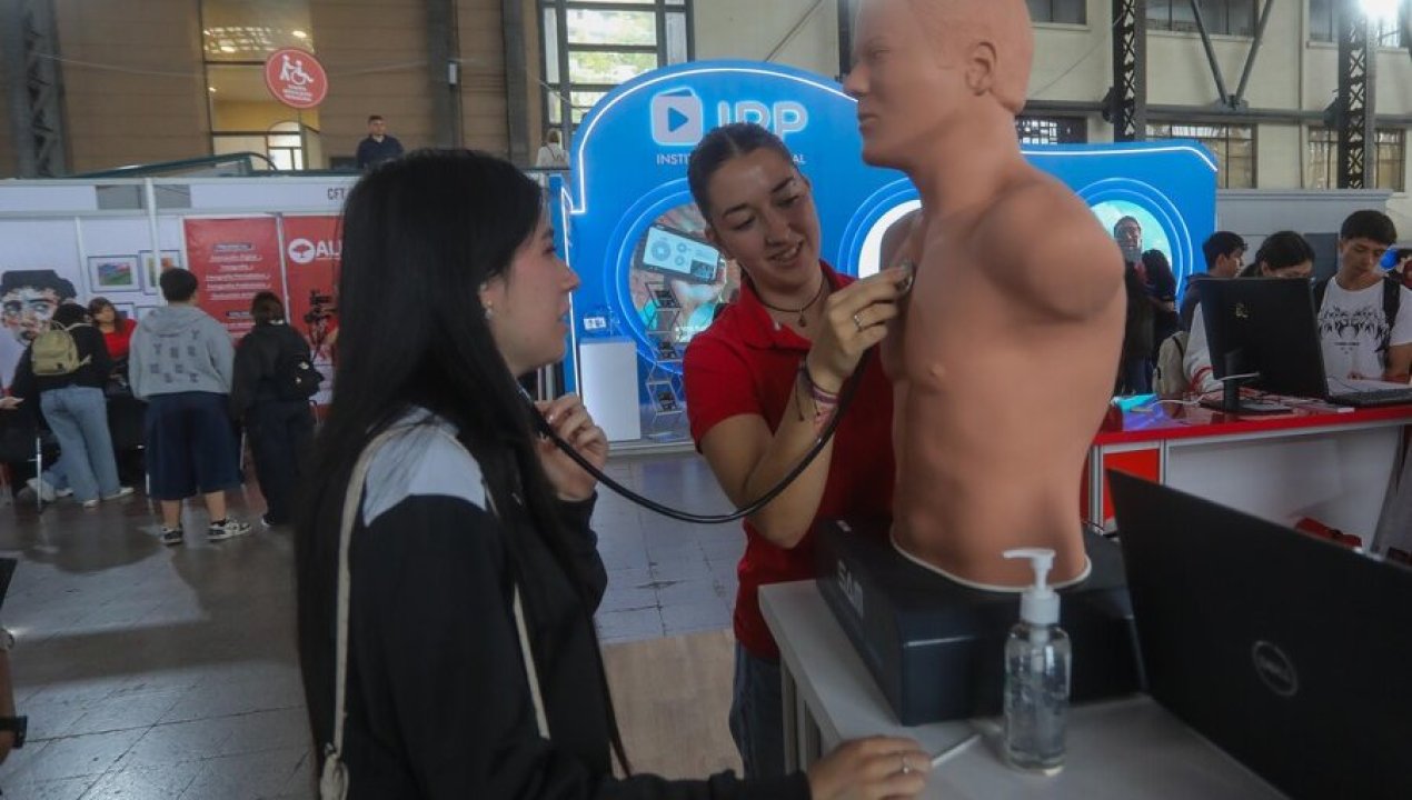 /educacion/estudiantes-damnificados-por-incendios-podran-matricularse-hasta-marzo-en