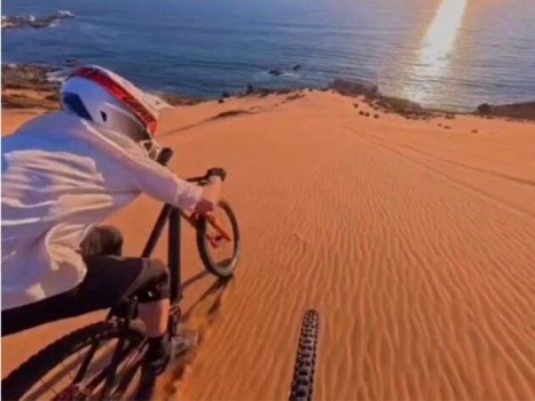 Municipio denunciará a ciclistas que descendieron por dunas de Concón